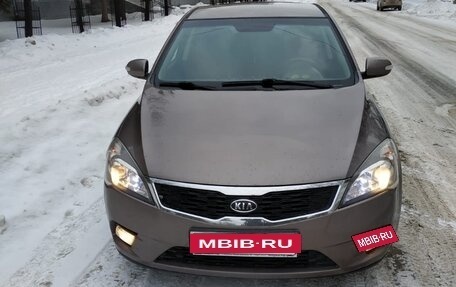 KIA cee'd I рестайлинг, 2010 год, 670 000 рублей, 2 фотография