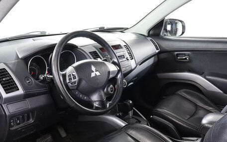 Mitsubishi Outlander III рестайлинг 3, 2010 год, 1 602 800 рублей, 13 фотография