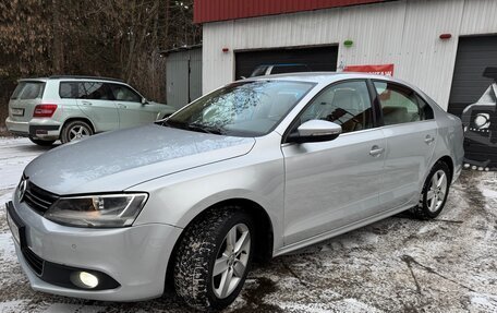 Volkswagen Jetta VI, 2012 год, 1 100 000 рублей, 2 фотография