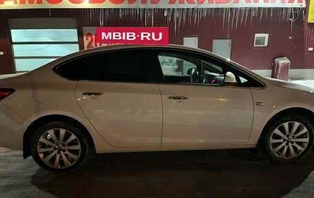 Opel Astra J, 2013 год, 1 100 000 рублей, 3 фотография