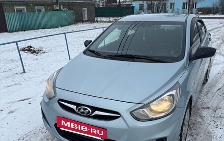 Hyundai Solaris II рестайлинг, 2013 год, 955 000 рублей, 2 фотография