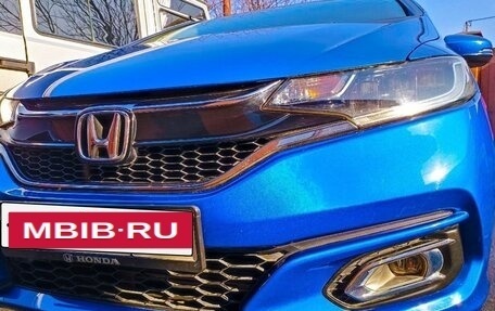 Honda Fit III, 2018 год, 1 345 000 рублей, 5 фотография