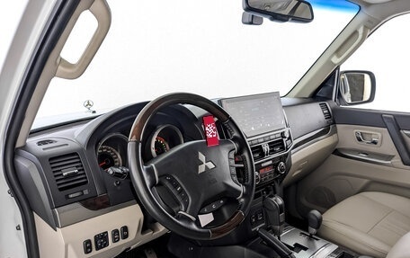 Mitsubishi Pajero IV, 2019 год, 3 995 000 рублей, 16 фотография