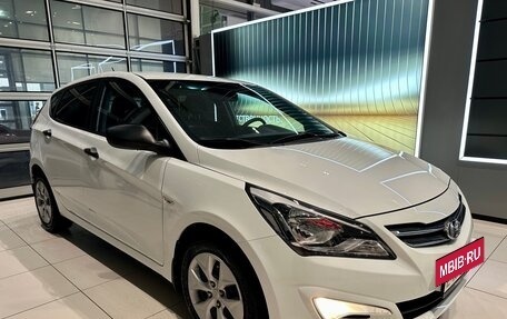 Hyundai Solaris II рестайлинг, 2015 год, 1 150 000 рублей, 34 фотография