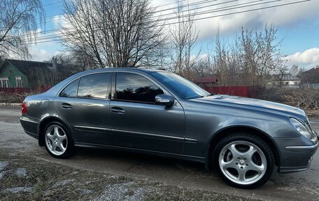 Mercedes-Benz E-Класс, 2004 год, 730 000 рублей, 10 фотография