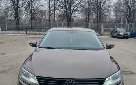 Volkswagen Jetta VI, 2013 год, 1 000 000 рублей, 2 фотография