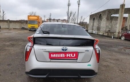 Toyota Prius IV XW50, 2016 год, 1 910 000 рублей, 11 фотография