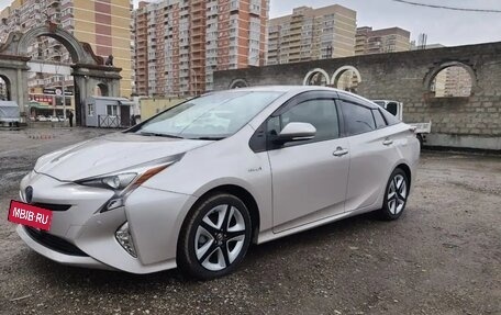 Toyota Prius IV XW50, 2016 год, 1 910 000 рублей, 10 фотография