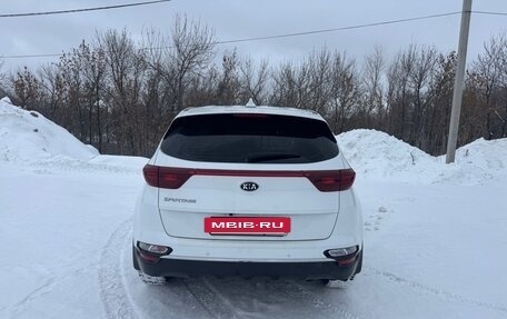 KIA Sportage IV рестайлинг, 2020 год, 2 277 000 рублей, 8 фотография