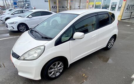 Honda Fit III, 2011 год, 830 000 рублей, 2 фотография