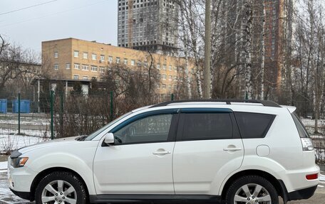 Mitsubishi Outlander III рестайлинг 3, 2011 год, 1 125 000 рублей, 2 фотография