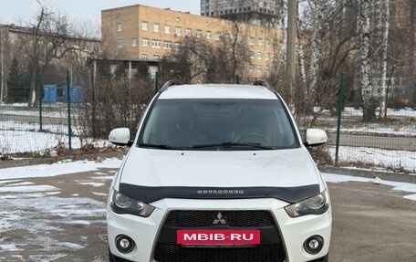 Mitsubishi Outlander III рестайлинг 3, 2011 год, 1 125 000 рублей, 8 фотография