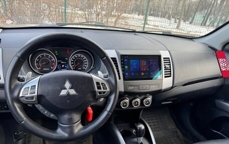 Mitsubishi Outlander III рестайлинг 3, 2011 год, 1 125 000 рублей, 24 фотография