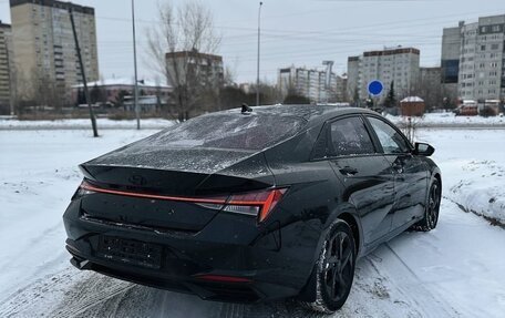 Hyundai Elantra, 2022 год, 1 600 000 рублей, 2 фотография