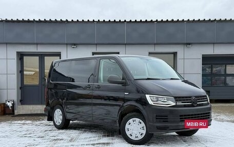 Volkswagen Caravelle T6 рестайлинг, 2016 год, 2 910 000 рублей, 3 фотография