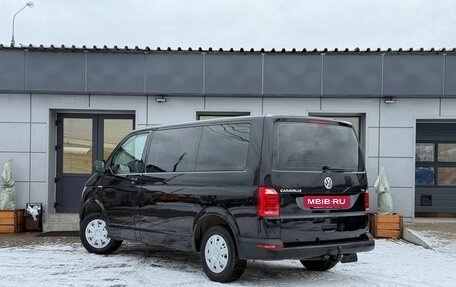 Volkswagen Caravelle T6 рестайлинг, 2016 год, 2 910 000 рублей, 7 фотография