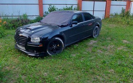 Chrysler 300C II, 2004 год, 1 700 000 рублей, 3 фотография