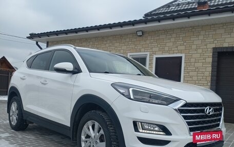 Hyundai Tucson III, 2019 год, 2 400 000 рублей, 2 фотография