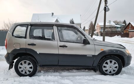 Chevrolet Niva I рестайлинг, 2010 год, 415 000 рублей, 2 фотография