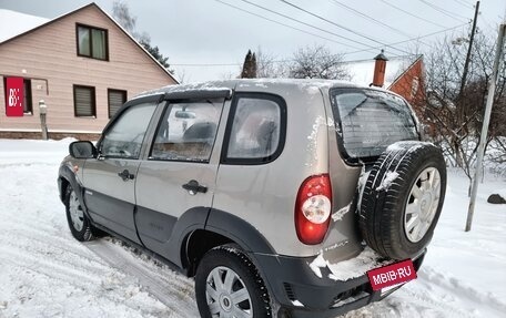 Chevrolet Niva I рестайлинг, 2010 год, 415 000 рублей, 3 фотография