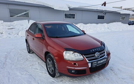 Volkswagen Jetta VI, 2010 год, 705 000 рублей, 3 фотография