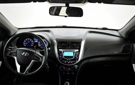 Hyundai Solaris II рестайлинг, 2012 год, 685 000 рублей, 5 фотография