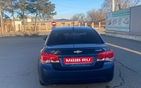 Chevrolet Cruze II, 2010 год, 780 000 рублей, 4 фотография