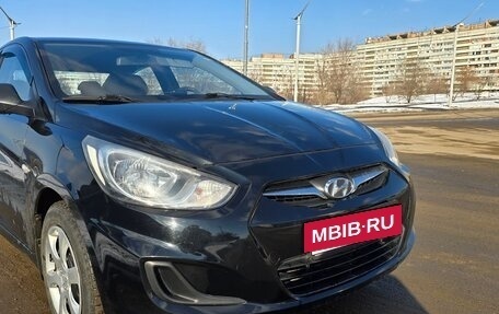 Hyundai Solaris II рестайлинг, 2011 год, 1 050 000 рублей, 2 фотография