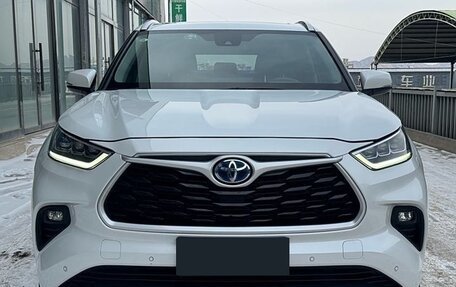 Toyota Highlander, 2022 год, 5 000 000 рублей, 2 фотография