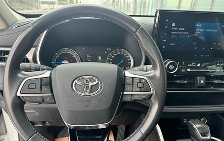 Toyota Highlander, 2022 год, 5 000 000 рублей, 7 фотография