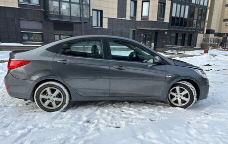 Hyundai Solaris II рестайлинг, 2011 год, 660 000 рублей, 12 фотография