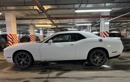 Dodge Challenger III рестайлинг 2, 2018 год, 3 350 000 рублей, 14 фотография