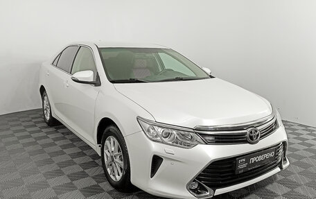 Toyota Camry, 2017 год, 2 319 000 рублей, 7 фотография