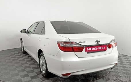 Toyota Camry, 2017 год, 2 319 000 рублей, 11 фотография