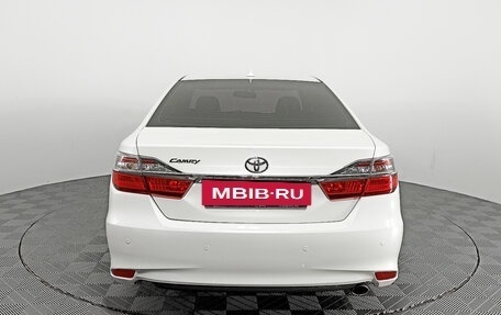 Toyota Camry, 2017 год, 2 319 000 рублей, 10 фотография