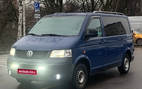 Volkswagen Transporter T5 рестайлинг, 2005 год, 1 080 000 рублей, 1 фотография