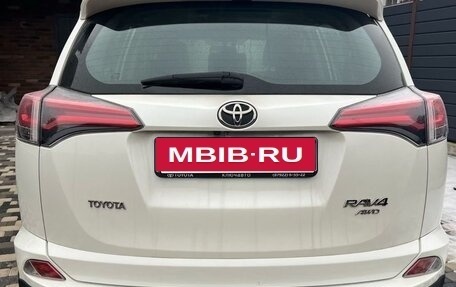 Toyota RAV4, 2017 год, 2 900 000 рублей, 2 фотография