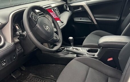 Toyota RAV4, 2017 год, 2 900 000 рублей, 7 фотография