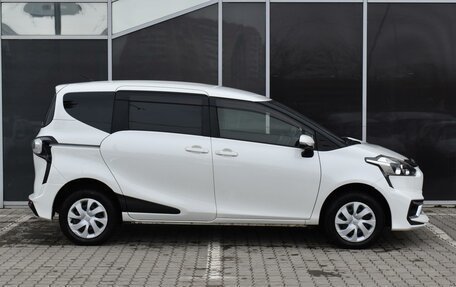 Toyota Sienta II, 2017 год, 1 680 000 рублей, 5 фотография