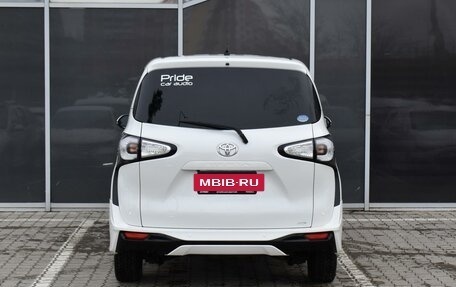 Toyota Sienta II, 2017 год, 1 680 000 рублей, 4 фотография