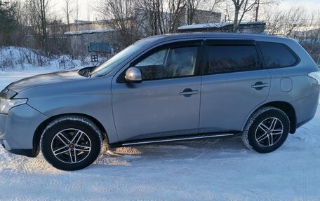 Mitsubishi Outlander III рестайлинг 3, 2012 год, 1 260 000 рублей, 10 фотография