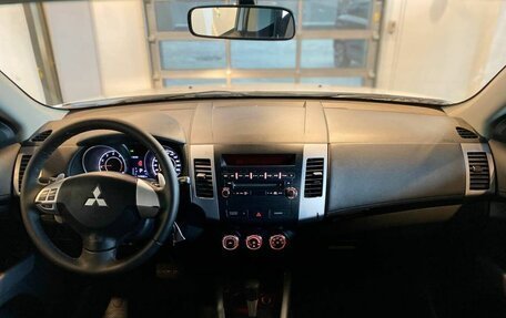 Mitsubishi Outlander III рестайлинг 3, 2010 год, 1 199 000 рублей, 9 фотография