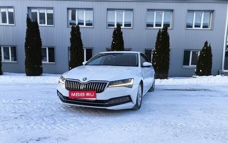 Skoda Superb III рестайлинг, 2015 год, 3 400 000 рублей, 3 фотография