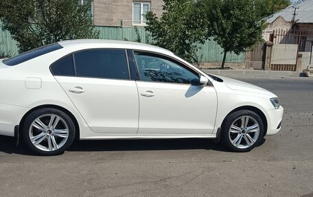 Volkswagen Jetta VI, 2012 год, 1 400 000 рублей, 2 фотография