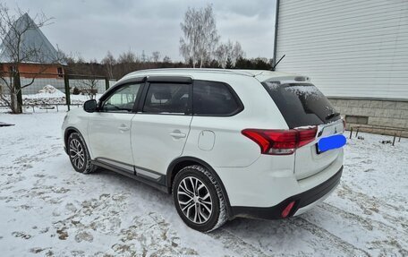 Mitsubishi Outlander III рестайлинг 3, 2015 год, 1 950 000 рублей, 3 фотография