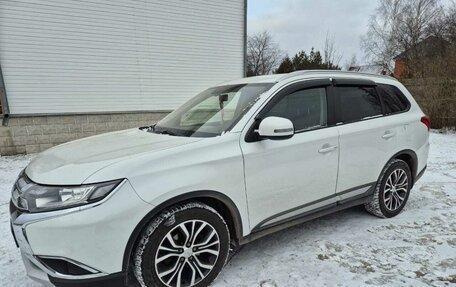 Mitsubishi Outlander III рестайлинг 3, 2015 год, 1 950 000 рублей, 5 фотография