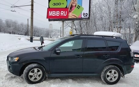 Mitsubishi Outlander III рестайлинг 3, 2010 год, 1 300 000 рублей, 2 фотография