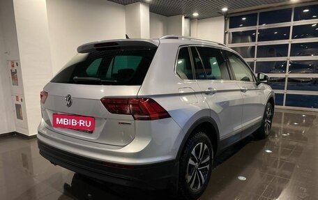 Volkswagen Tiguan II, 2019 год, 2 999 000 рублей, 3 фотография