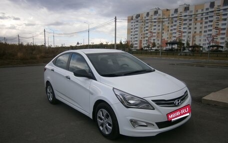 Hyundai Solaris II рестайлинг, 2016 год, 990 000 рублей, 2 фотография