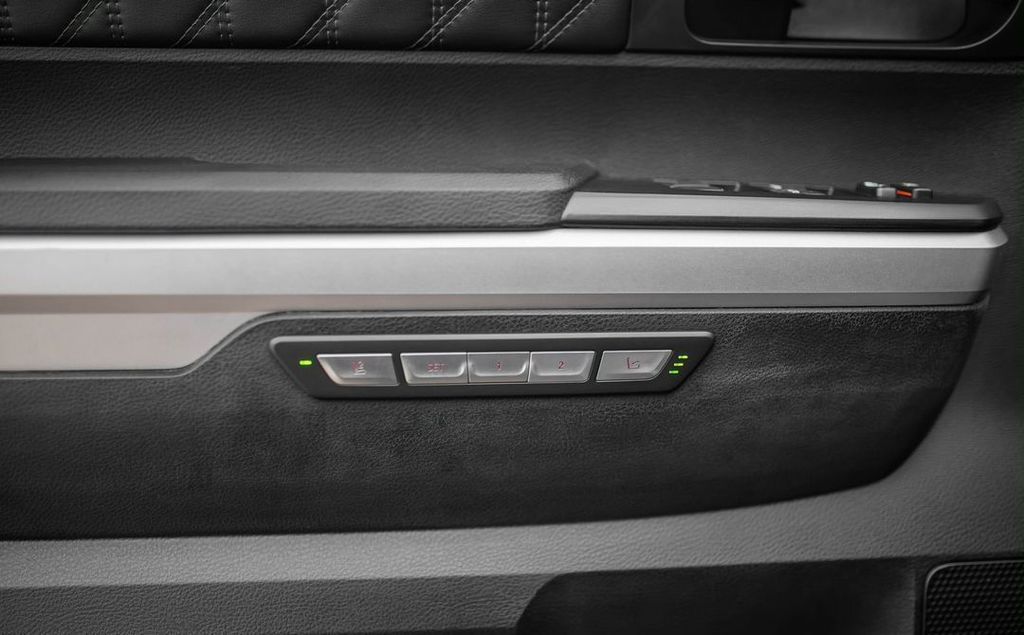Toyota Tundra II, 2011 год, 6 100 000 рублей, 10 фотография